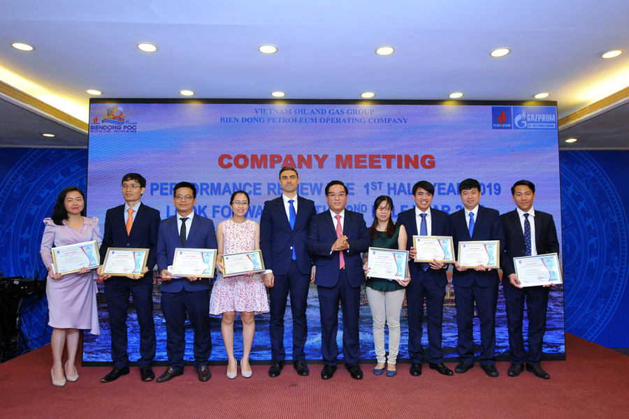 Bien-Dong-POC-Company-Meeting